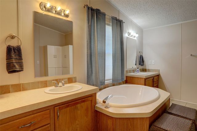 500 Possom Trot Hollow Road, Whitewright, TX 75491