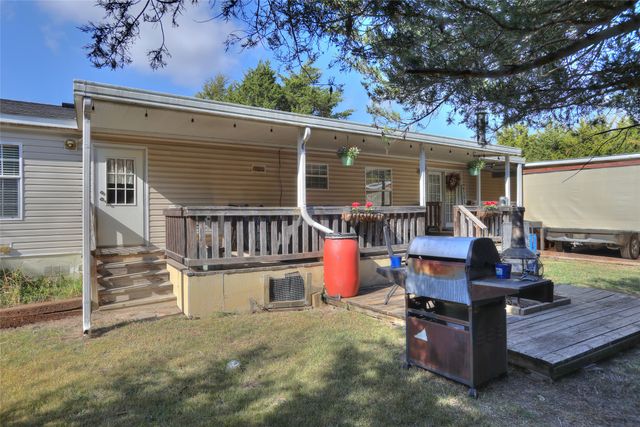 500 Possom Trot Hollow Road, Whitewright, TX 75491