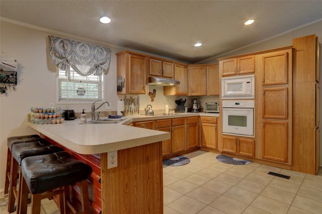 500 Possom Trot Hollow Road, Whitewright, TX 75491