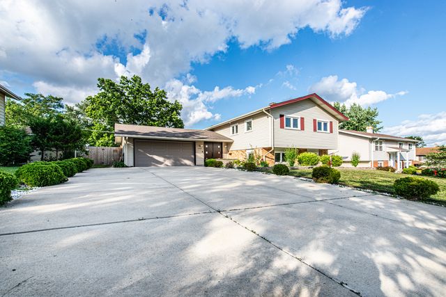 1665 Highland Boulevard, Hoffman Estates, IL 60169