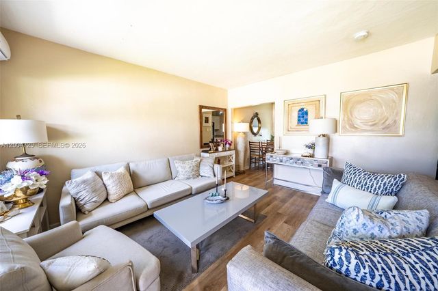 532 NW 19th Ave, Fort Lauderdale, FL 33311