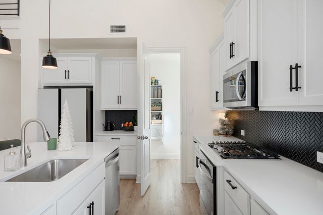 8109 Meadow Valley Drive, Mckinney, TX 75071