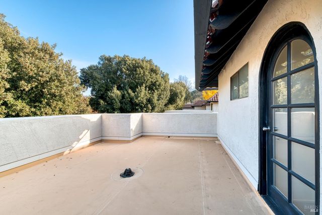 5 Grande Paseo, San Rafael, CA 94903