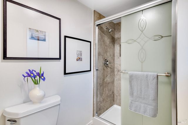 5 Grande Paseo, San Rafael, CA 94903