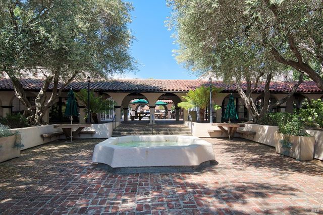 5 Grande Paseo, San Rafael, CA 94903