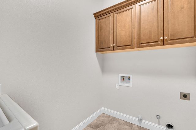 3560 Bloomfield Ln, Clovis, CA 93619