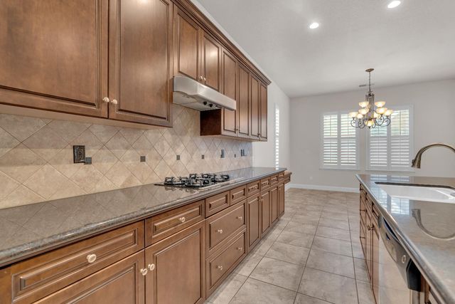 3560 Bloomfield Ln, Clovis, CA 93619