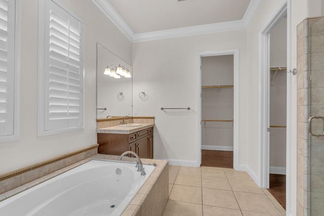 3560 Bloomfield Ln, Clovis, CA 93619