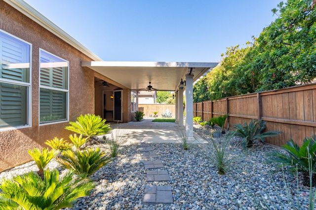 3560 Bloomfield Ln, Clovis, CA 93619