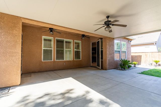 3560 Bloomfield Ln, Clovis, CA 93619