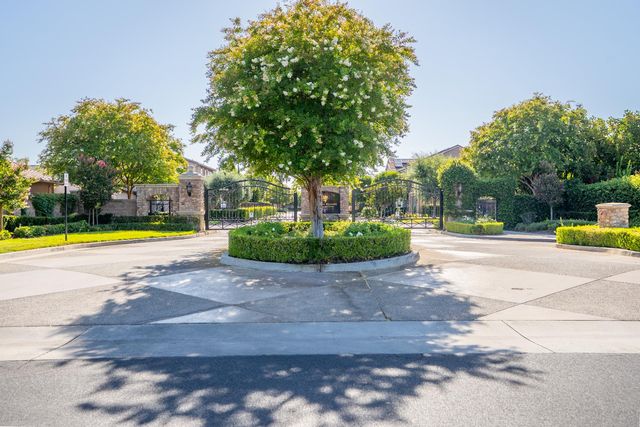 3560 Bloomfield Ln, Clovis, CA 93619