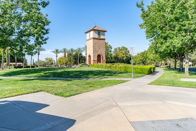 3560 Bloomfield Ln, Clovis, CA 93619