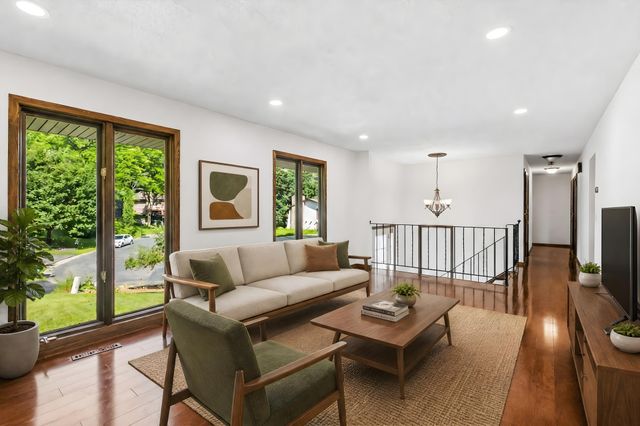 761 Torchwood Court, New Brighton, MN 55112