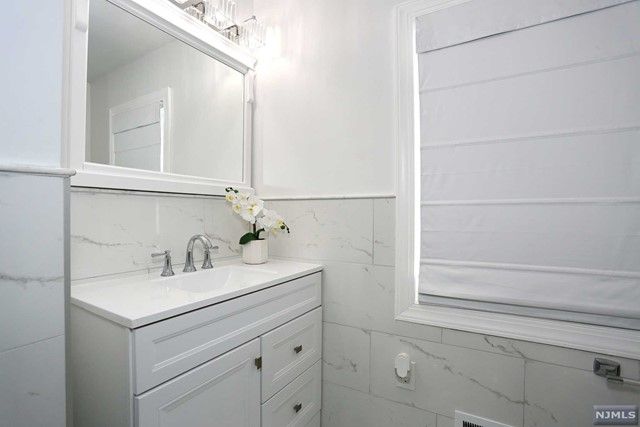 1714 Clinton Place, Teaneck, NJ 07666