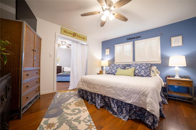 4014 Reeves Drive, Galveston, TX 77554