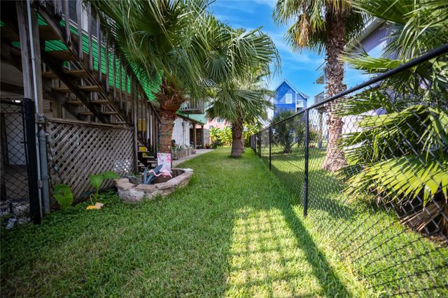 4014 Reeves Drive, Galveston, TX 77554