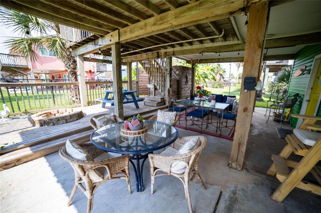 4014 Reeves Drive, Galveston, TX 77554