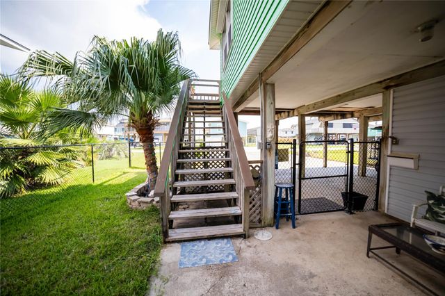4014 Reeves Drive, Galveston, TX 77554