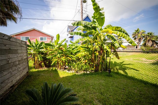 4014 Reeves Drive, Galveston, TX 77554