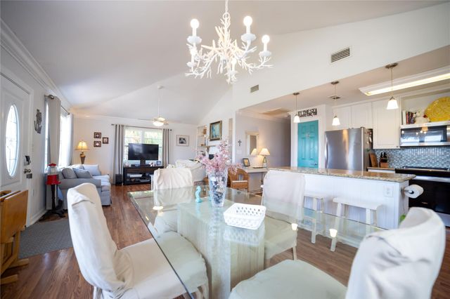 4014 Reeves Drive, Galveston, TX 77554