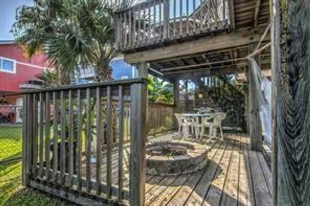 4014 Reeves Drive, Galveston, TX 77554