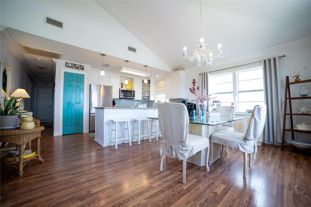 4014 Reeves Drive, Galveston, TX 77554