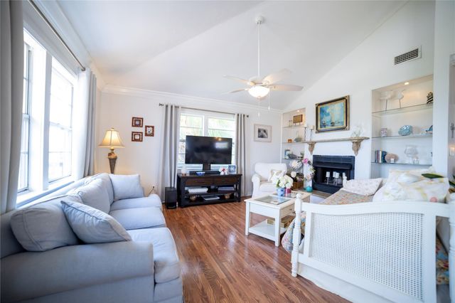 4014 Reeves Drive, Galveston, TX 77554