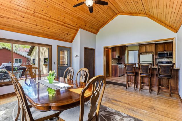 2654 Brand Avenue E, Maplewood, MN 55119