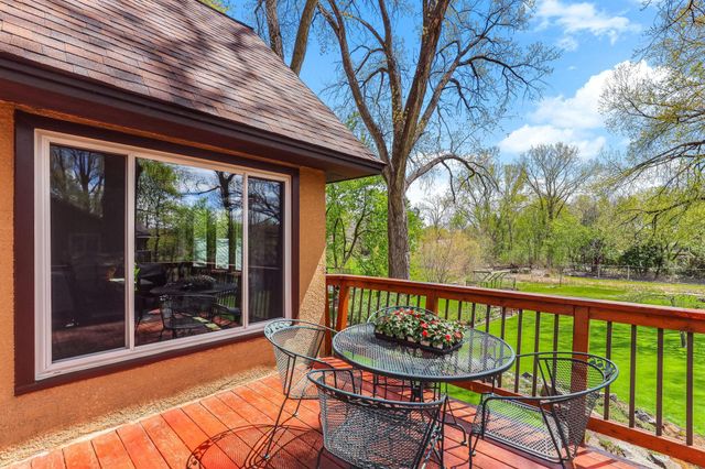 2654 Brand Avenue E, Maplewood, MN 55119