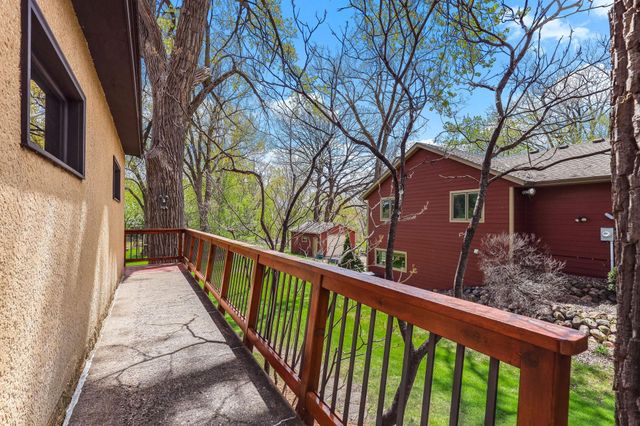 2654 Brand Avenue E, Maplewood, MN 55119