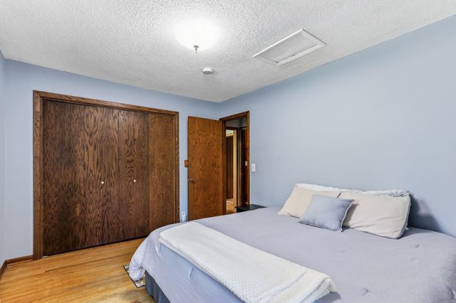 2654 Brand Avenue E, Maplewood, MN 55119