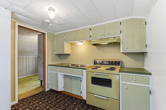 2654 Brand Avenue E, Maplewood, MN 55119