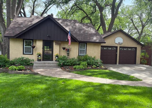 2654 Brand Avenue E, Maplewood, MN 55119