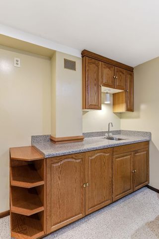 2654 Brand Avenue E, Maplewood, MN 55119