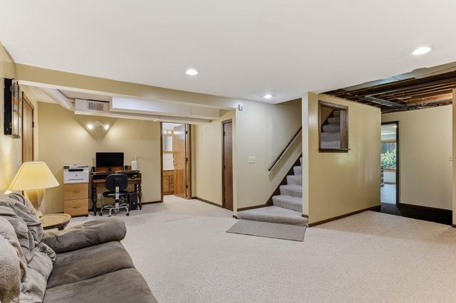 2654 Brand Avenue E, Maplewood, MN 55119