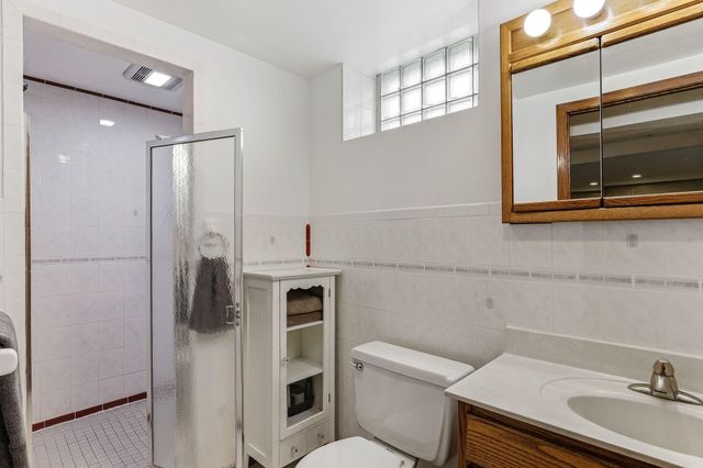 2654 Brand Avenue E, Maplewood, MN 55119
