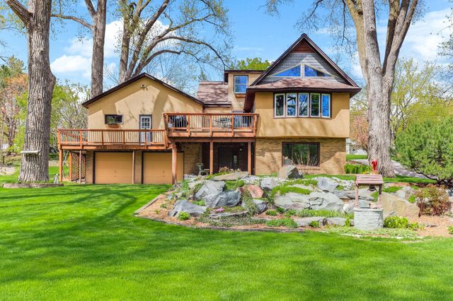 2654 Brand Avenue E, Maplewood, MN 55119