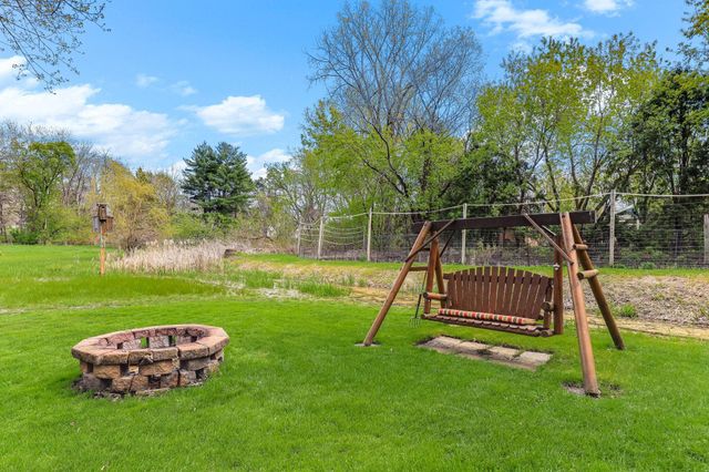 2654 Brand Avenue E, Maplewood, MN 55119