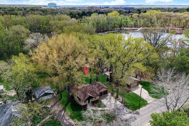 2654 Brand Avenue E, Maplewood, MN 55119