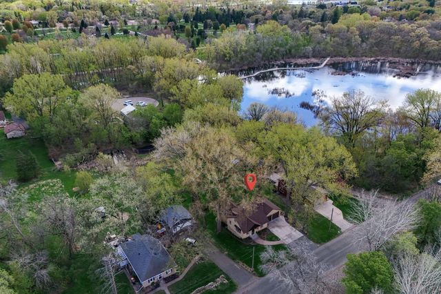 2654 Brand Avenue E, Maplewood, MN 55119