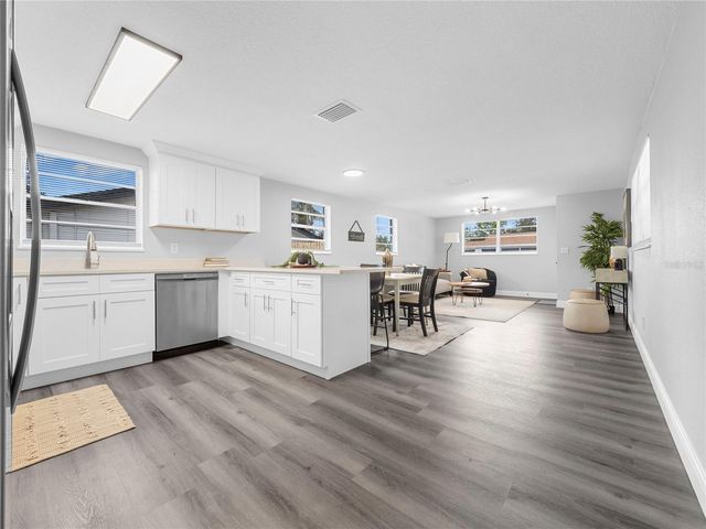 1426 W YUKON STREET, Tampa, FL 33604