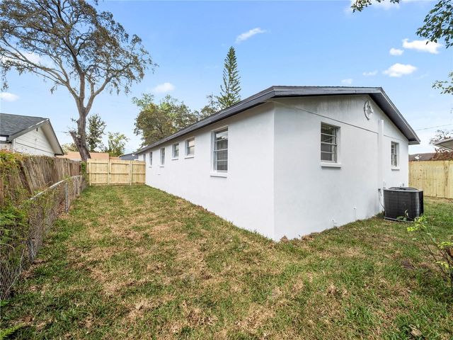 1426 W YUKON STREET, Tampa, FL 33604