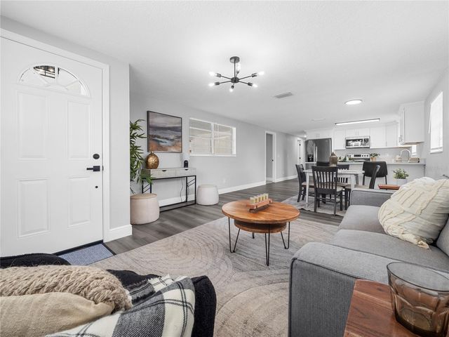 1426 W YUKON STREET, Tampa, FL 33604