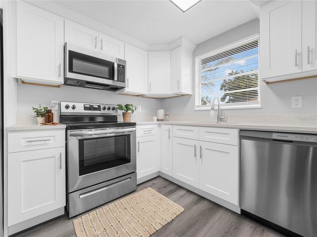 1426 W YUKON STREET, Tampa, FL 33604