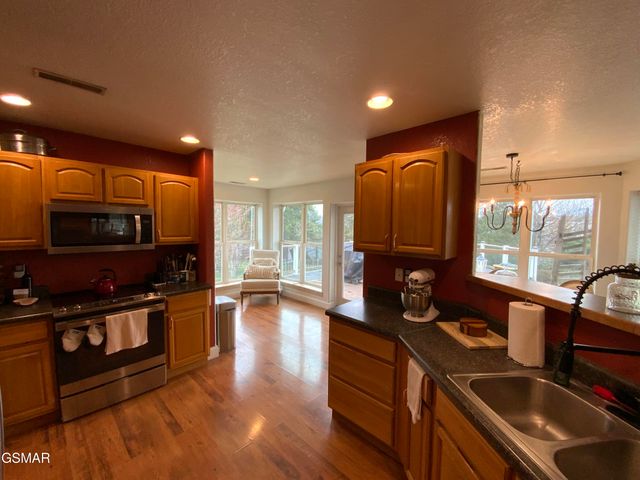 1621 Upper Ridge Court, Sevierville, TN 37862