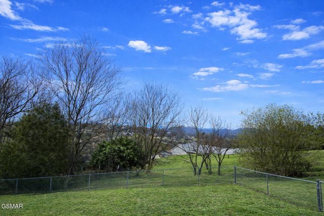 1621 Upper Ridge Court, Sevierville, TN 37862