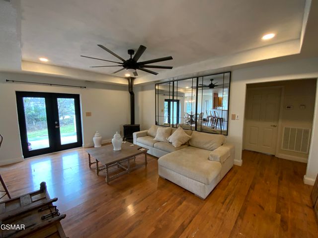 1621 Upper Ridge Court, Sevierville, TN 37862