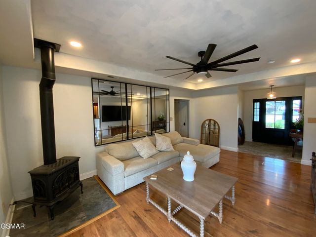 1621 Upper Ridge Court, Sevierville, TN 37862