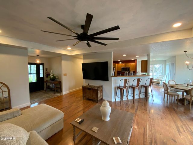 1621 Upper Ridge Court, Sevierville, TN 37862