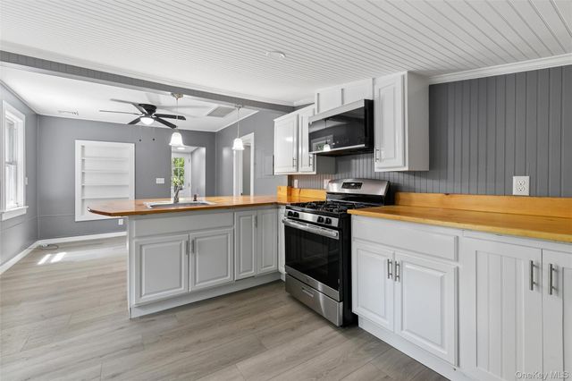 26 Flanders Boulevard, Flanders, NY 11901